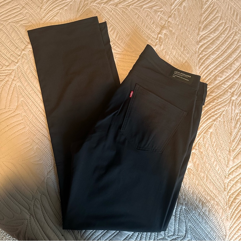 Levi's Black 514 Pants